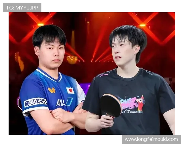 王楚钦晒国乒大合影中国红耀眼松岛辉空黑脸成焦点